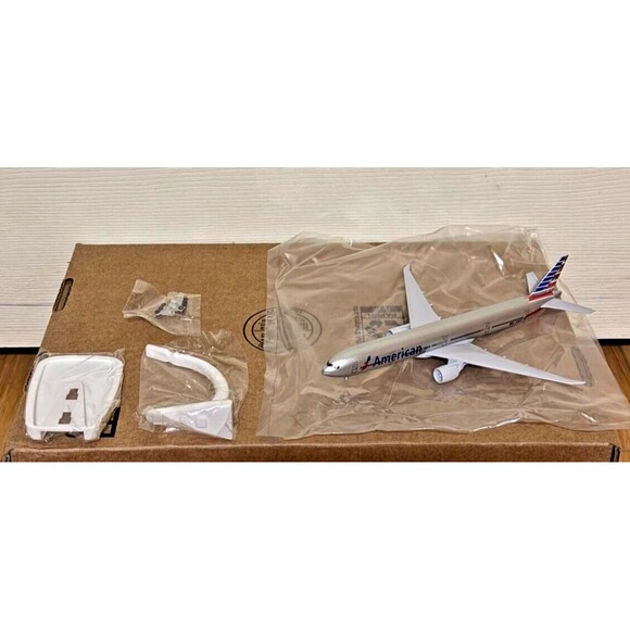 1:300 Scale American Boeing 777 Airplane Models Alloy Diecast Airplane Model - Picture 1 of 2